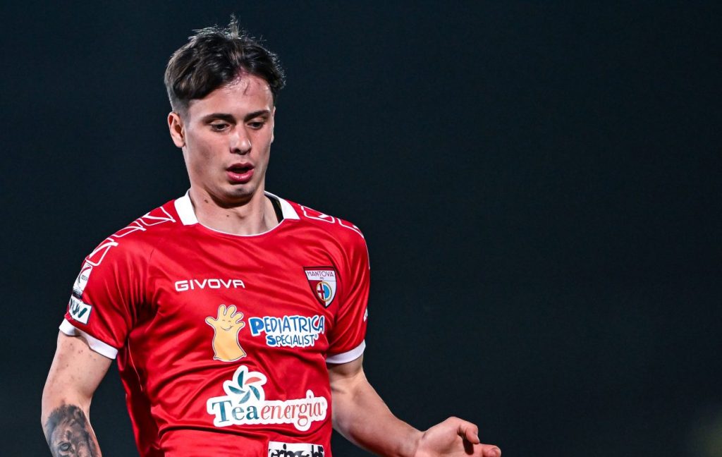 Decisiva la volontà del calciatore di rimanere in biancorosso