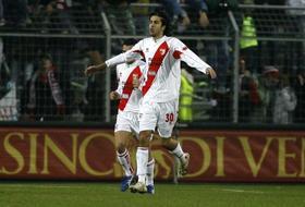 L'ex attaccante di Cesena e Mantova Bernacci mentre esulta dopo il gol siglato in Mantova-Juve