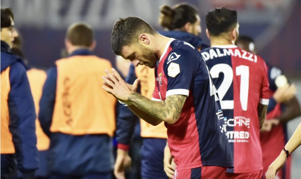 Il bomber Monachello mentre esulta dopo il gol vittoria contro l'Arzignano