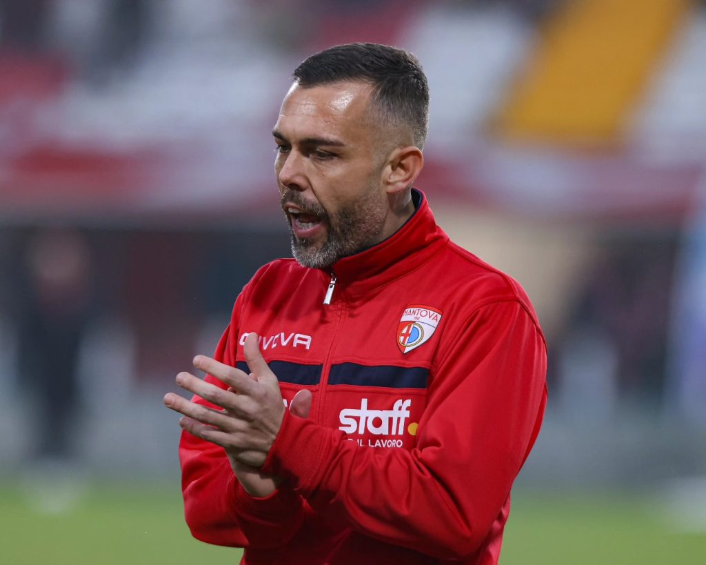 Il capitano biancorosso Burrai