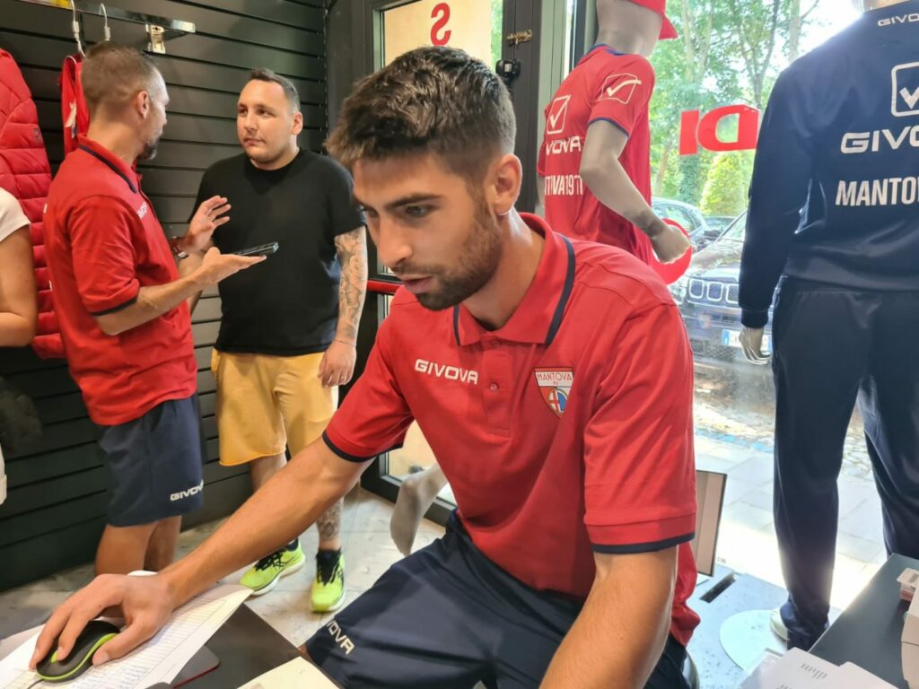 Il difensore biancorosso Brignani