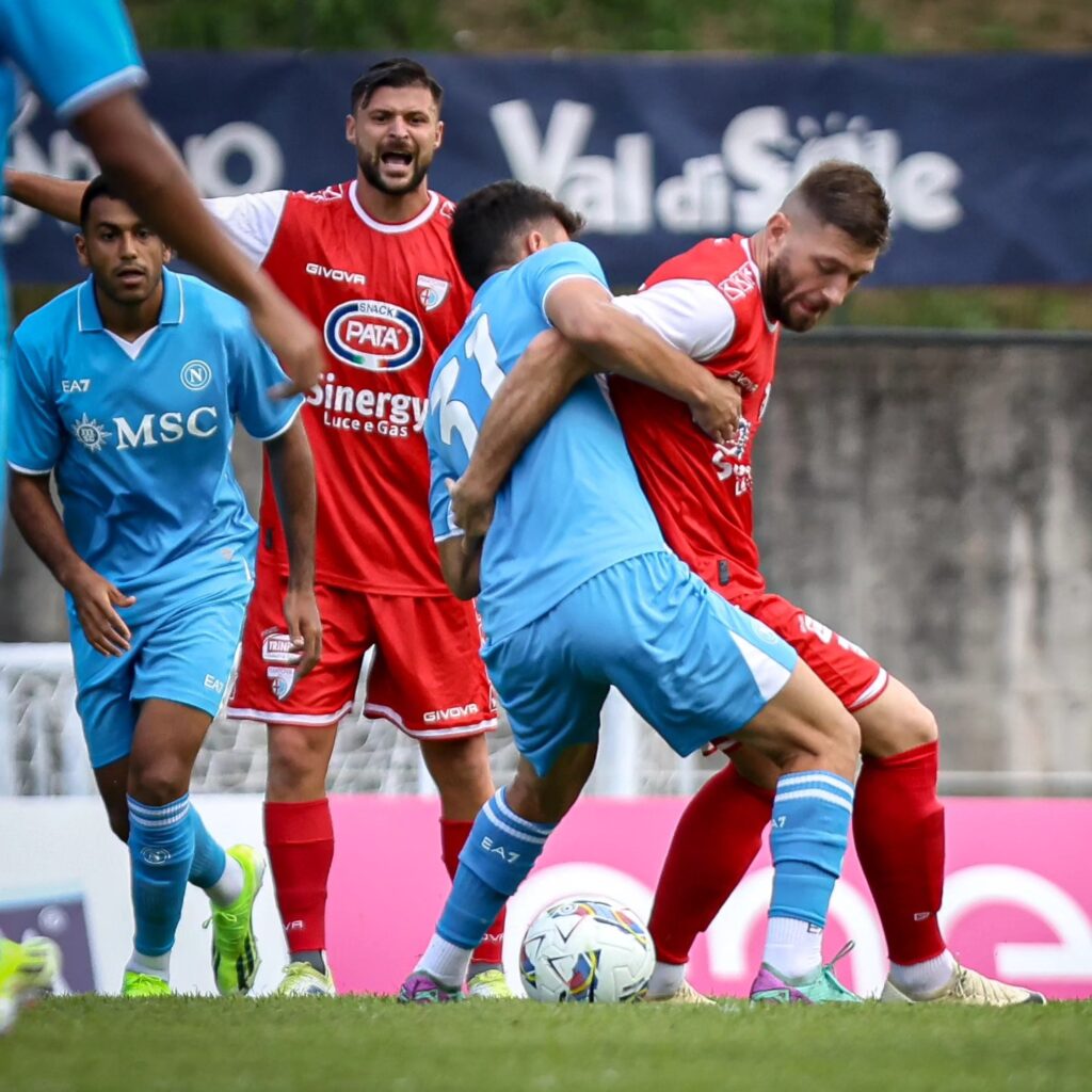 Uno spezzone dell'amichevole con il Napoli dell'anno scorso