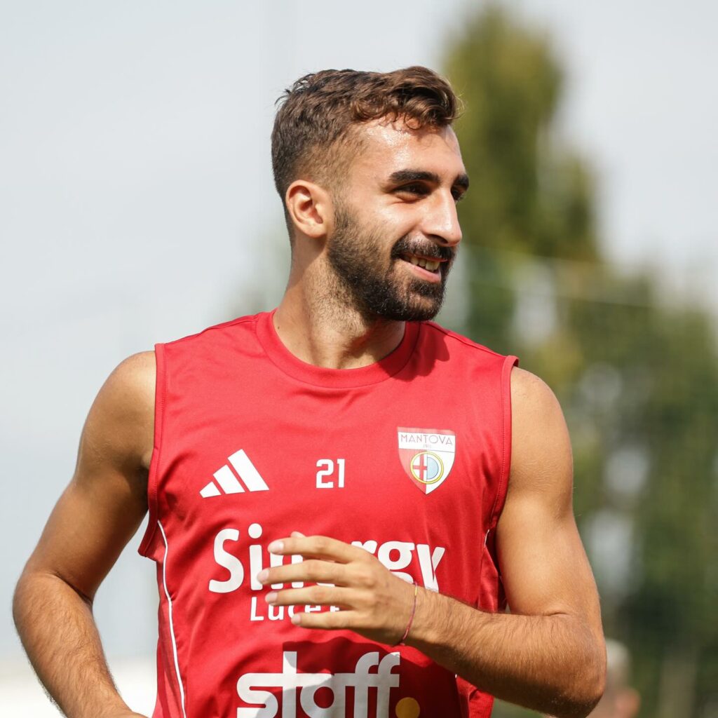 Anche Trimboli è finito sul taccuino del Giudice Sportivo (Fotografia pubblicata su gentile concessione di Mantova 1911 che ne detiene la proprietà)