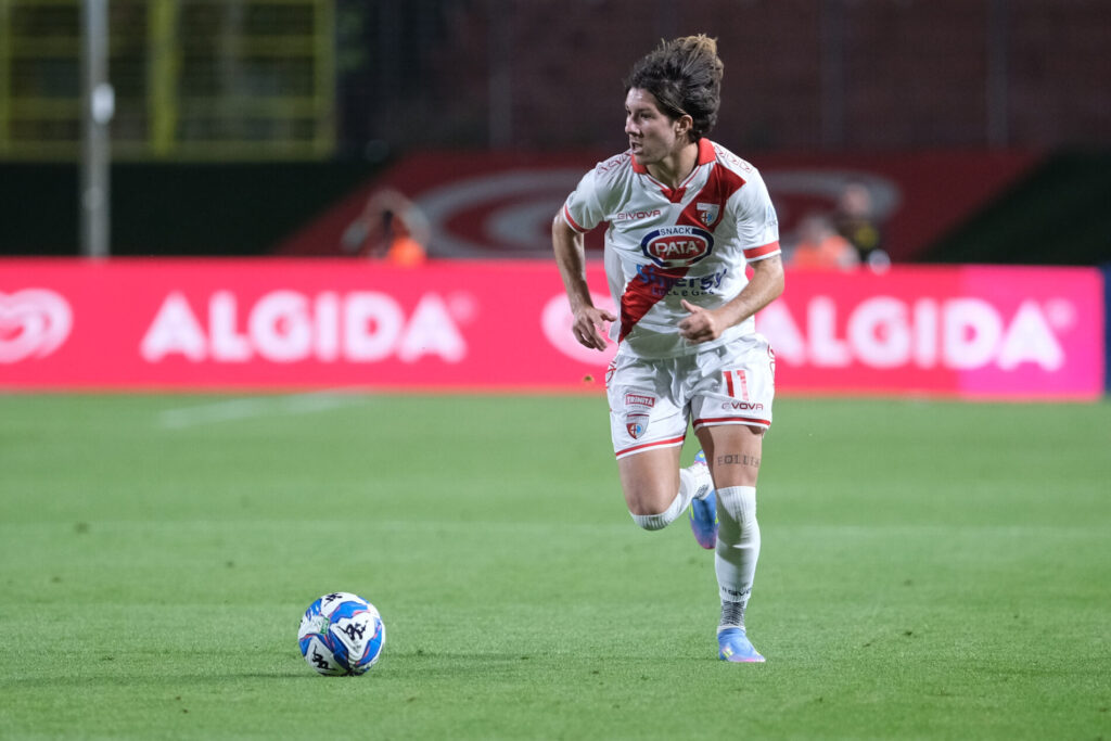 L'attaccante Antonio Fiori in azione con la maglia del Mantova