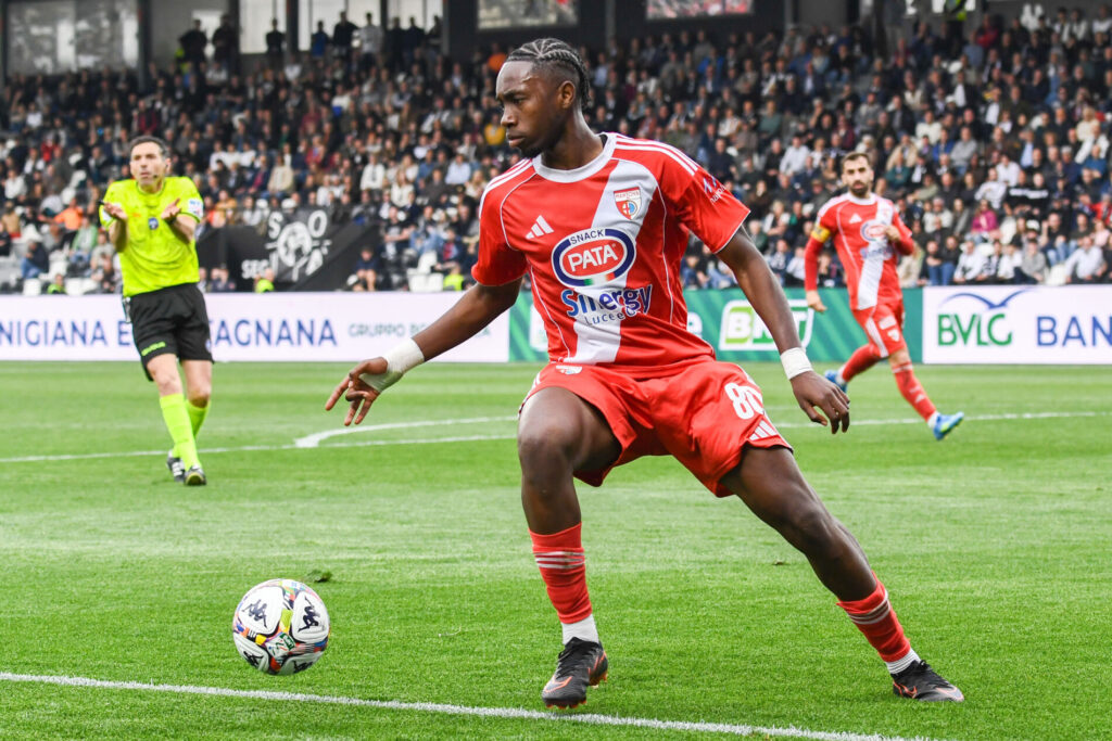 Rachid Kouda in azione con la maglia del Mantova