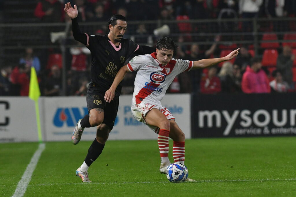 Giacomo Fedel in azione con la maglia del Mantova