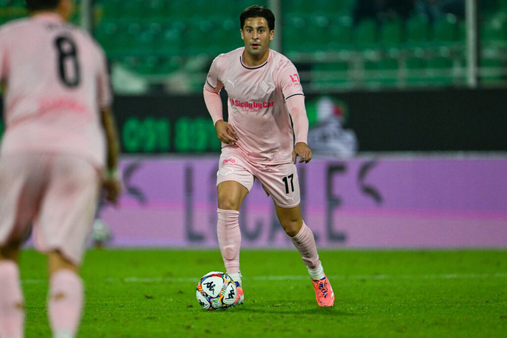 Samuel Giovane in azione con la maglia del Palermo la scorsa stagione