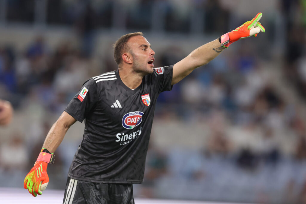 Il portiere del Mantova Francesco Bardi