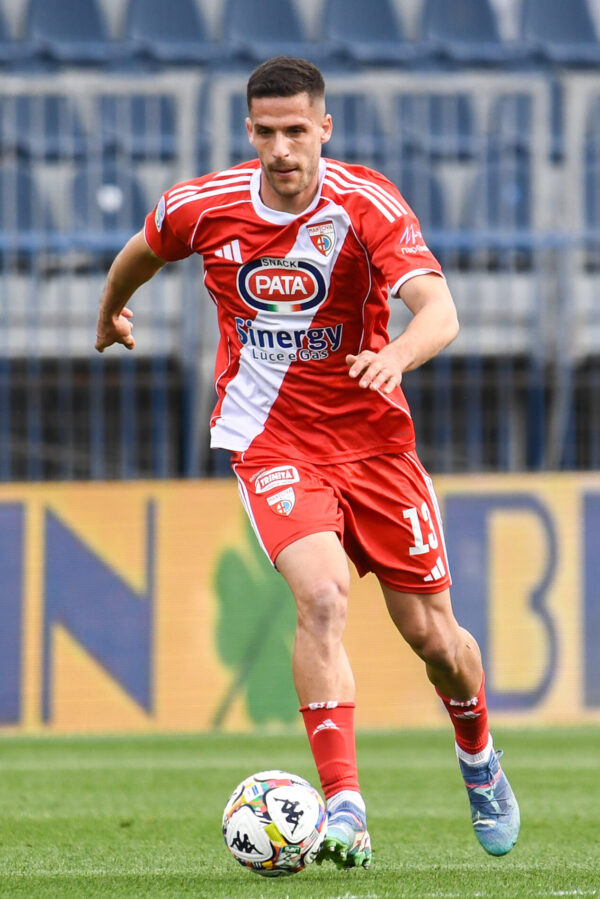 Andrea Meroni in azione con la maglia del Mantova